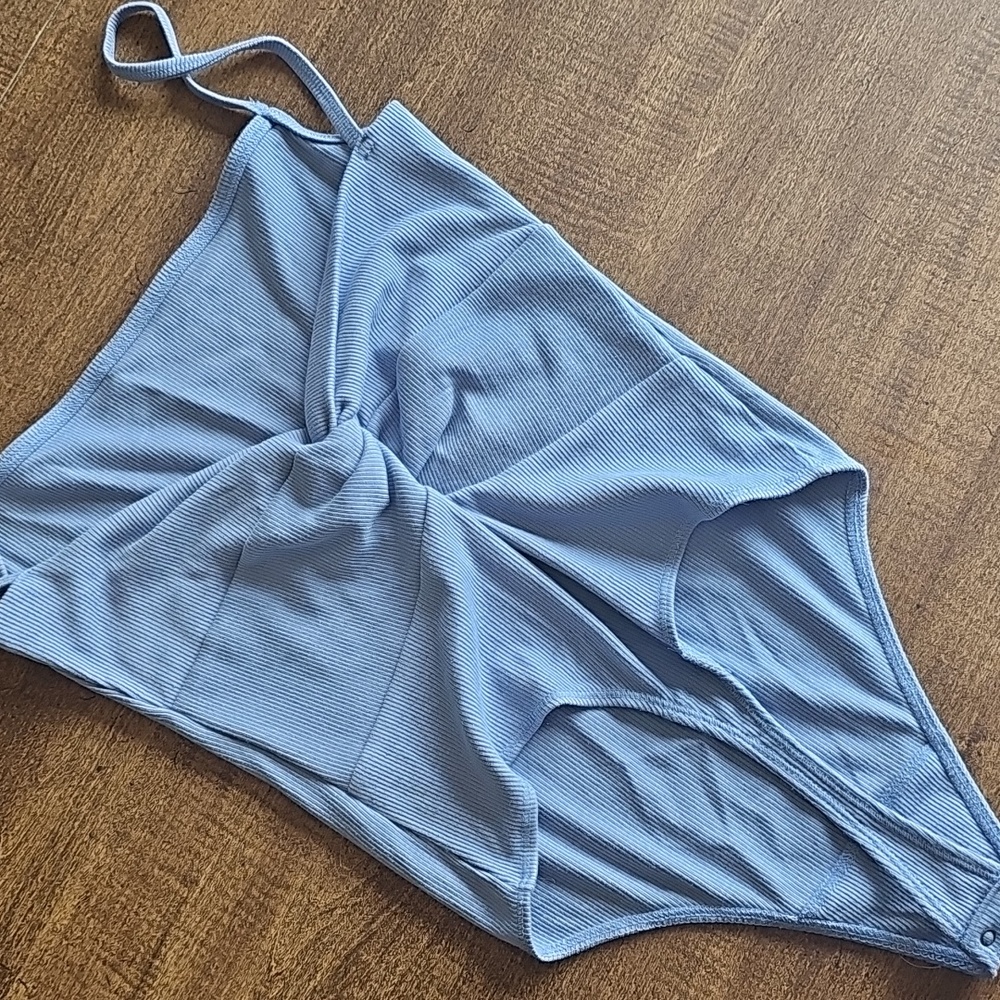 NWT Abercrombie & Fitch Body Suit, Light Blue, Size Medium - Picture 3 of 8